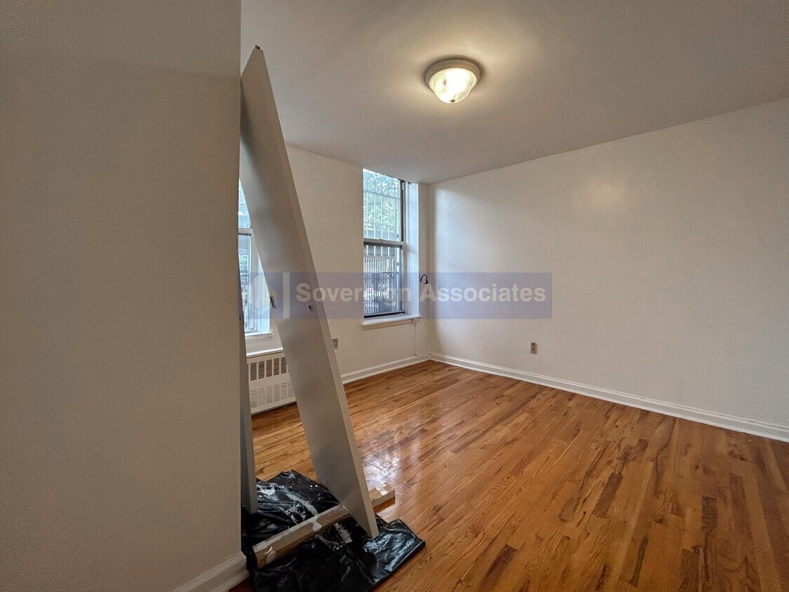 Primary Photo - 201 West 120th Street