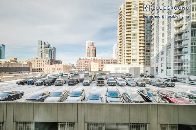 Foto del edificio - 165 N Desplaines St