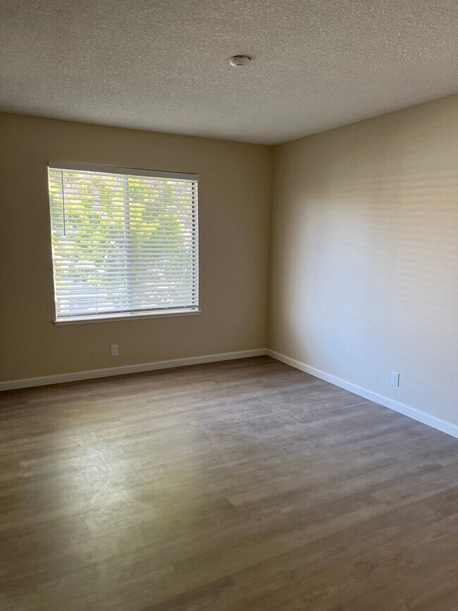 Foto del edificio - 5042 Bridgepointe Pl