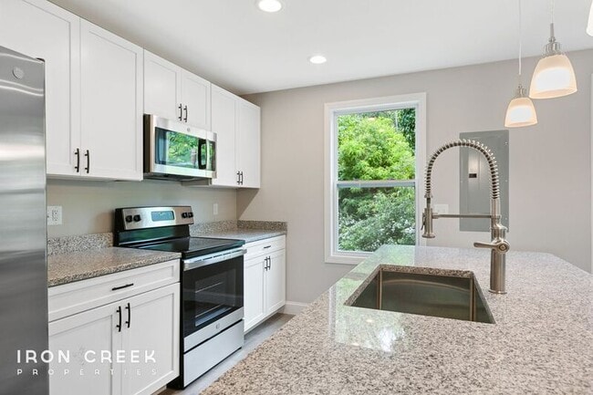 Building Photo - 64 Hansel Ave