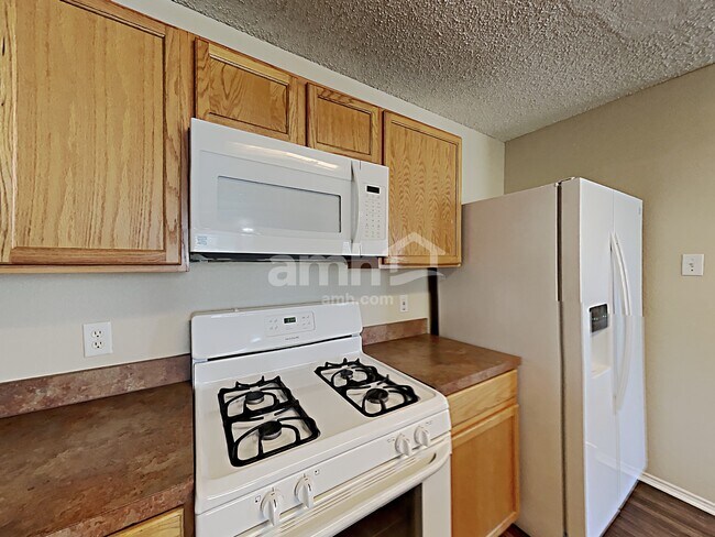 Foto del edificio - 1040 Singletree Drive