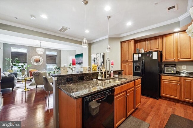 Foto del edificio - 910 Hall Station Dr