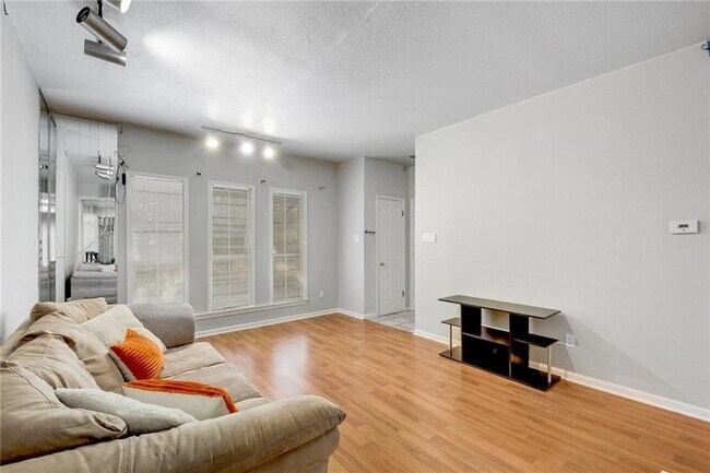 Building Photo - 2529 Rio Grande St