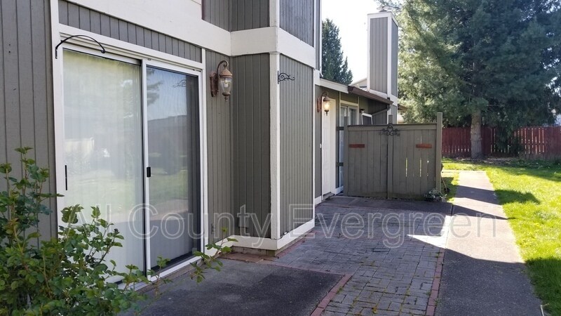 Foto principal - 904 31st St NE