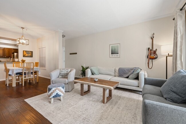 Foto del edificio - 6000 Shepherd Mountain Cove