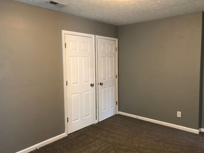 Foto del edificio - Warren Twp - 3 bedroom home