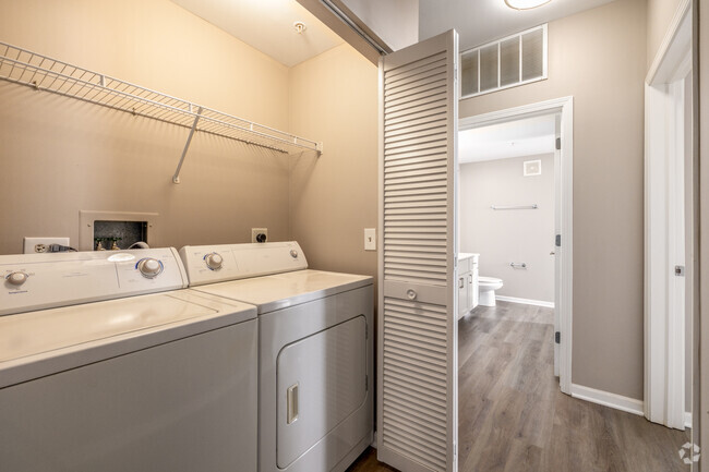 2BR, 2BA - 1,523SF - Laundry - City View at the Highlands