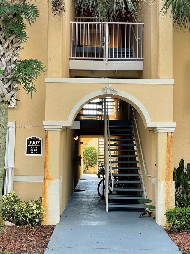 9907 Westwood Dr Unit 352, Tamarac, FL 33321 Condo for Rent in