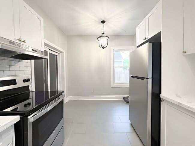 Building Photo - 47 Ontario Ave