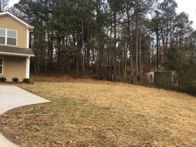 Building Photo - 6370 Eidson Dr