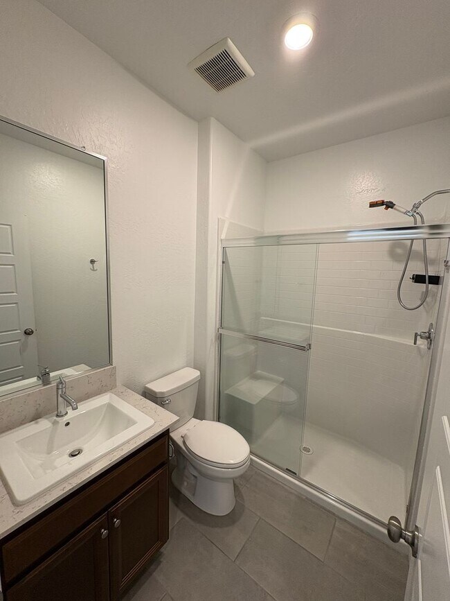 Building Photo - NW Two story home available now!