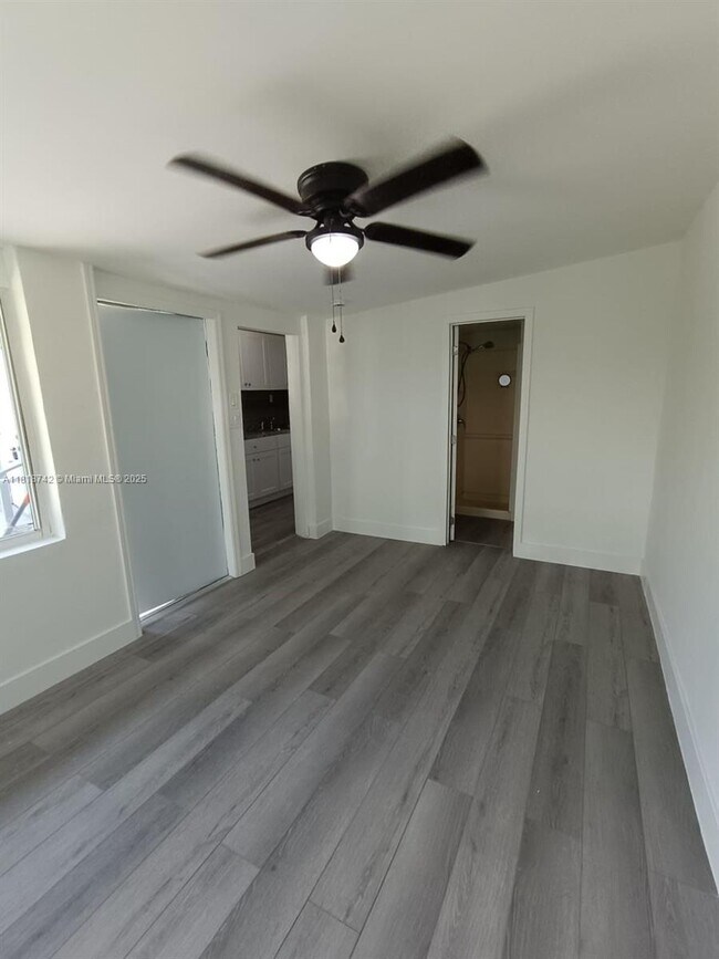 Foto del edificio - 1857 SW 4th St
