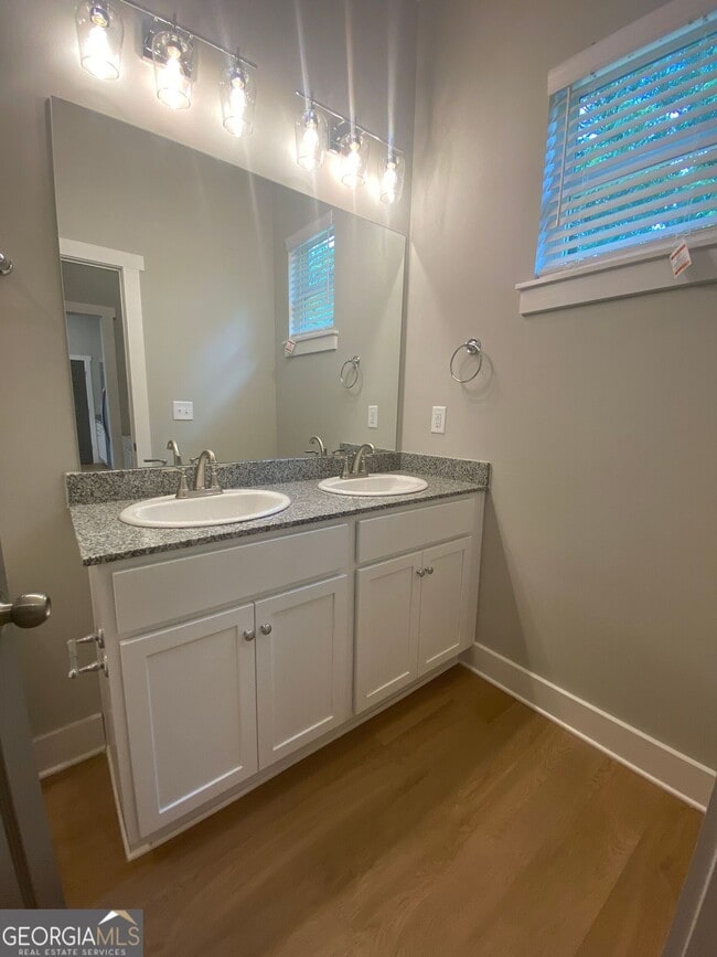 Building Photo - 255 Bailey St