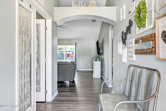 Foto del edificio - 870 Buchanan Ave SE