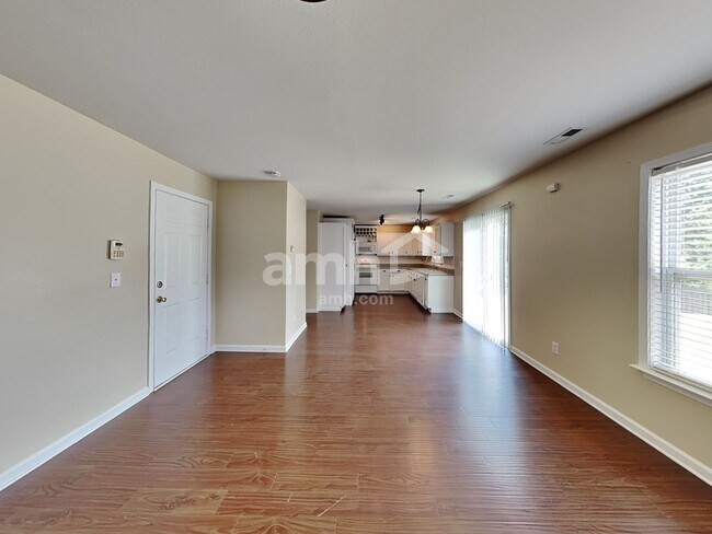 Foto del edificio - 1710 Cabarrus Crossing Dr