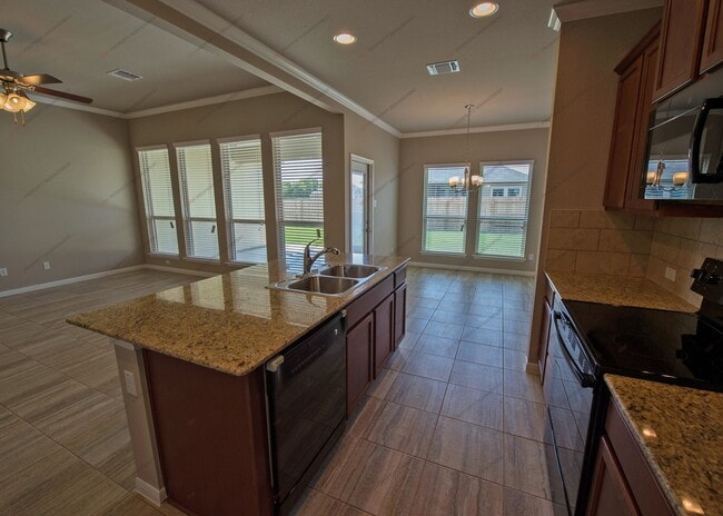 Foto del edificio - 3 Bedroom- 2 Bathroom in Hills of Westwood