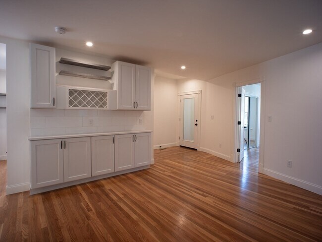 Foto del edificio - 491 E 6th St
