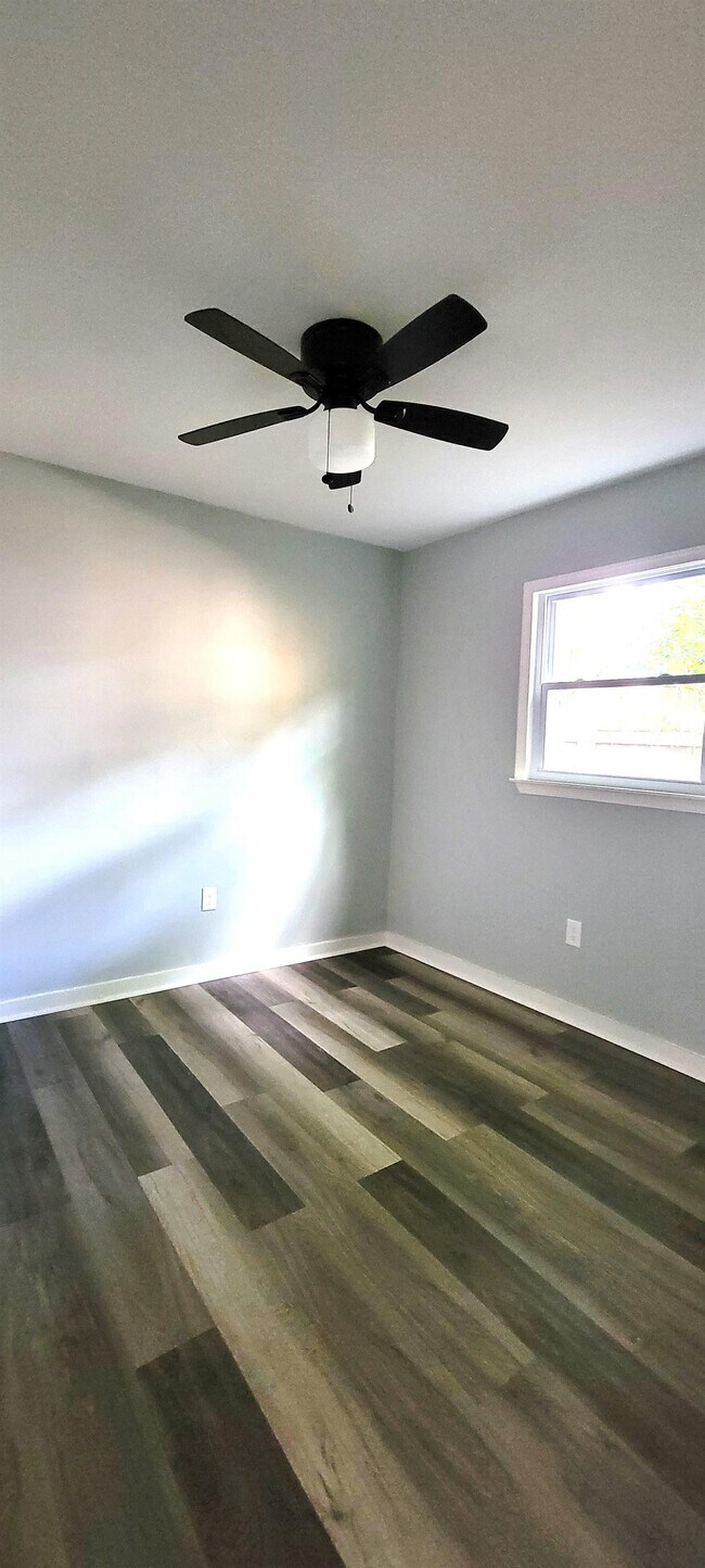 Foto del edificio - 11559 Beckford Ave