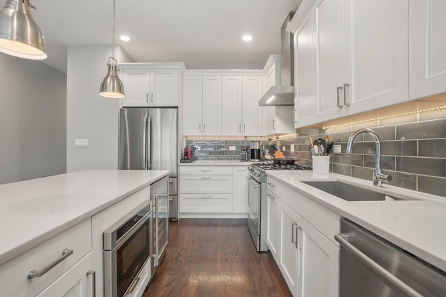 Foto del edificio - 1621 N Humboldt Blvd