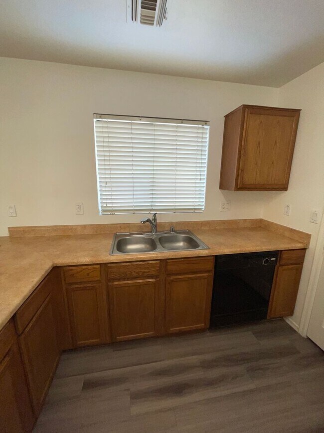 Building Photo - READY TO VIEW NOW! BRAND NEW CARPET Gorgeo...