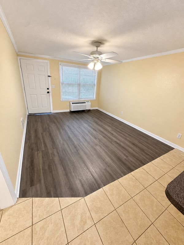 Foto del edificio - 420-420 MILLS STREET, 53
