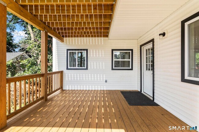 Foto del edificio - 810 Brewster St
