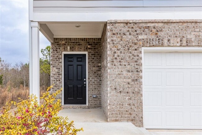 Building Photo - 9220 Golfview Cir