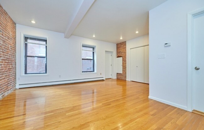 Building Photo - 36 Symphony Rd