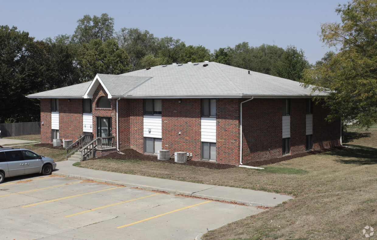 Primary Photo - Springfield Apartments