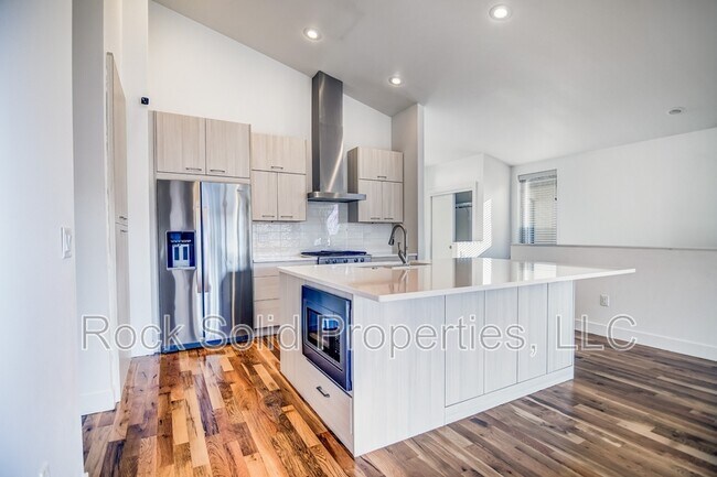 Foto del edificio - 3628 Red Feather Trl