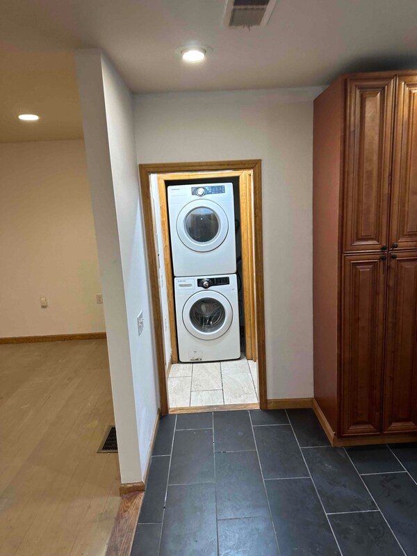 127129 Washington Ave Unit 2, Endicott, NY 13760 Room for Rent in