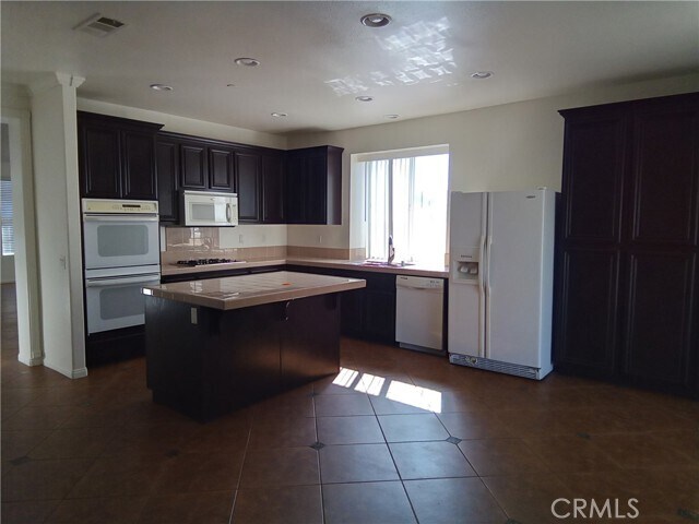 Foto del edificio - 6820 N Melvin Ave