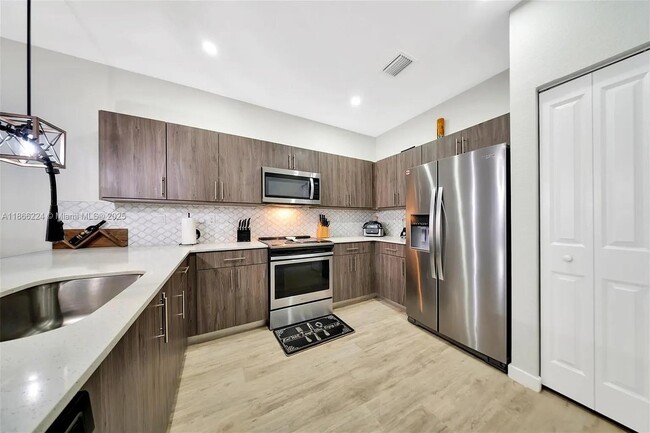 Foto del edificio - 15600 SW 136th St