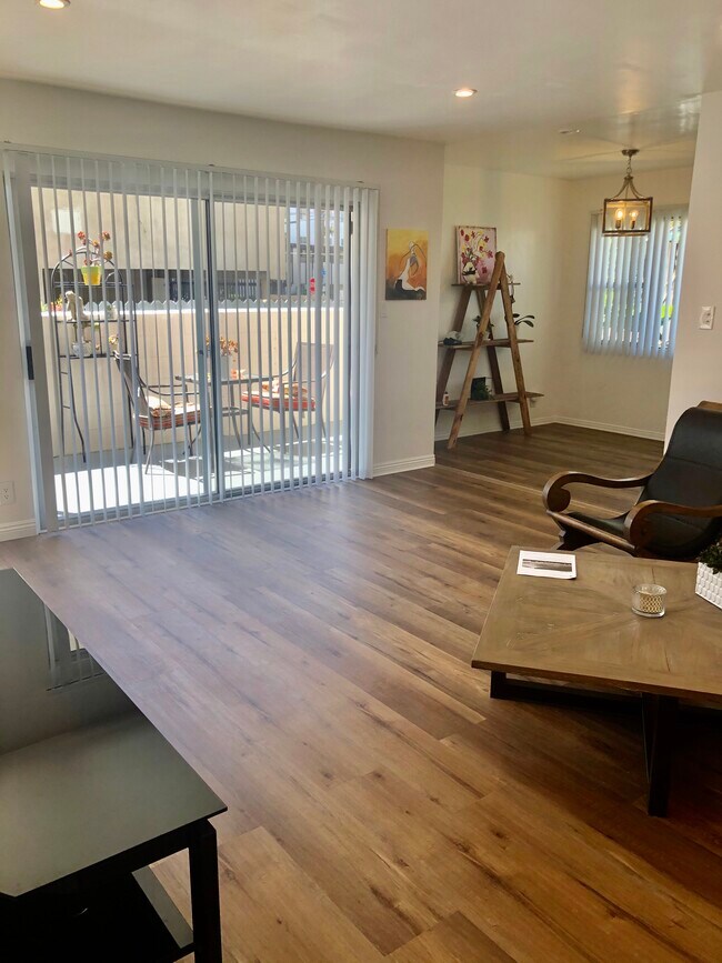 Building Photo - 1326 Saltair S Ave