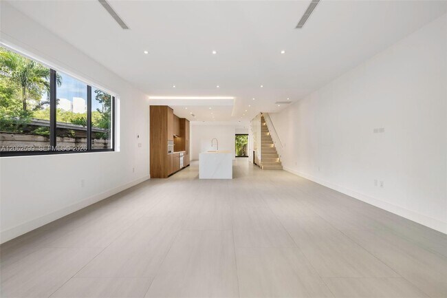 Foto del edificio - 2992 Coconut Ave