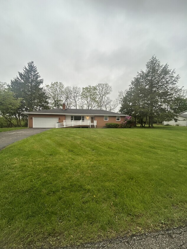 Foto principal - 296 Knoll Dr