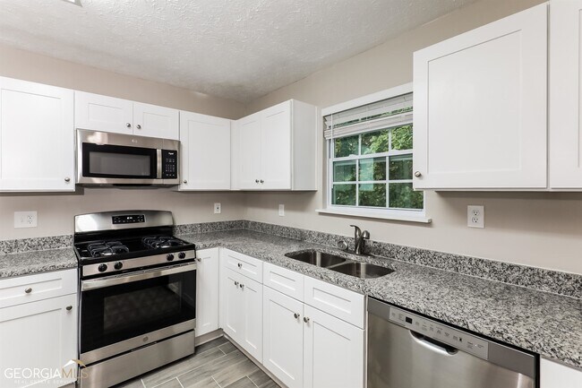 Foto del edificio - 2740 Ashley Downs Ln
