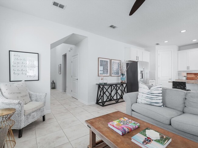 Foto del edificio - Resort-Style Living in a Spacious 4-Bedroo...