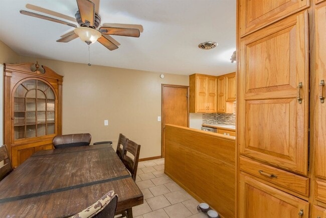 Foto del edificio - 3810 E Skinner St