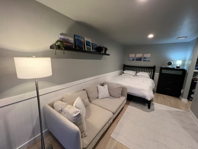 Foto del edificio - 2504 Bridgeport Way W