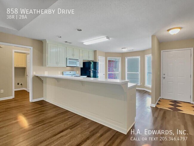 Foto del edificio - 858 Weatherby Dr