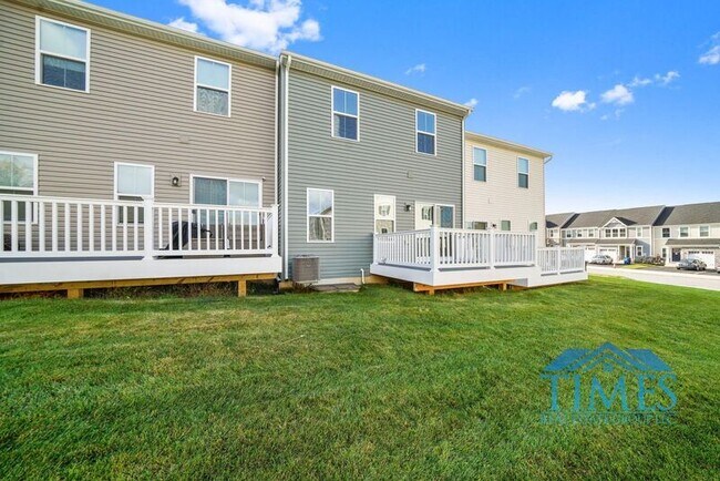 Building Photo - 263 Chase Dr