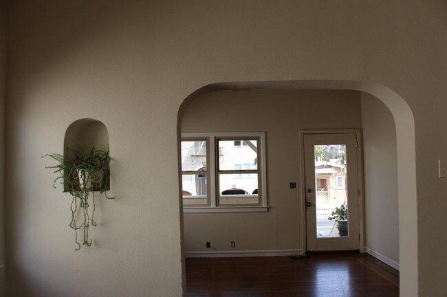 Foto del edificio - 5235 Bancroft Ave - A
