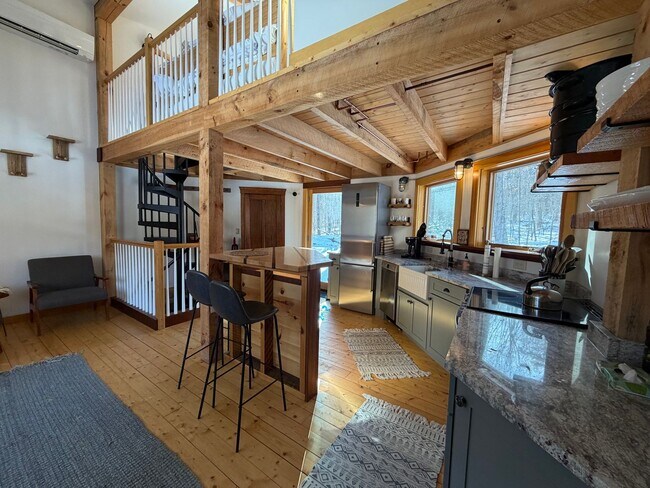 Foto del edificio - Modern, Tiny Home Retreat with Bonus Studio, Pet Friendly- Becket, MA