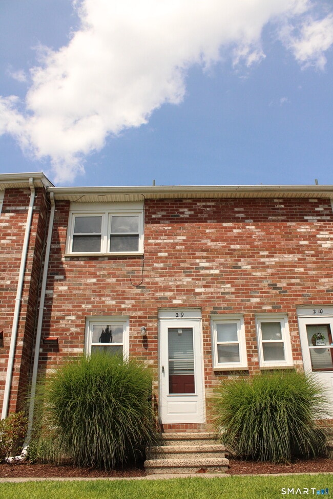 Building Photo - 43 Hiltbrand Rd