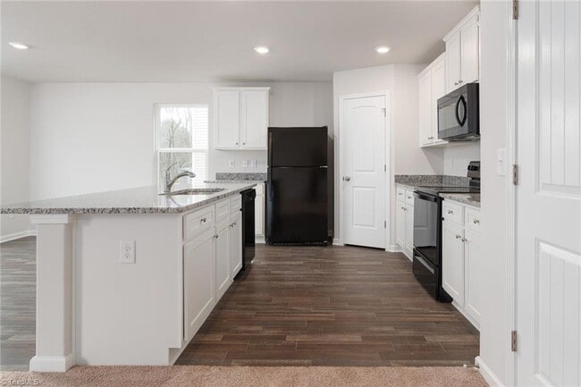 Building Photo - 4702 Hazelburn Dr