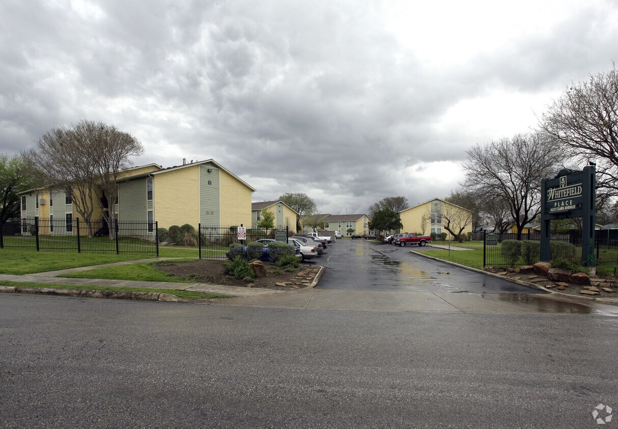Oaks on Clark Apartments in San Antonio, TX
