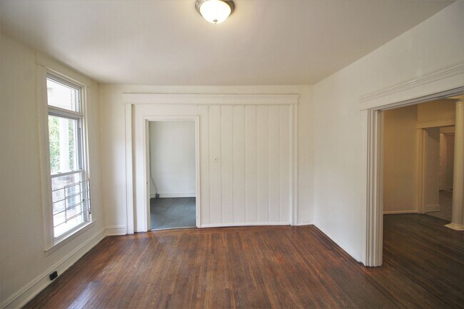 Foto del edificio - 3212 N Calvert St