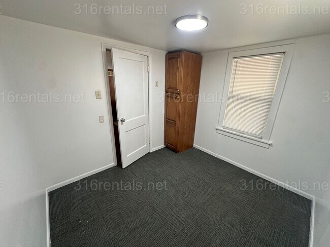 Foto del edificio - $1150- 3 bed 1 bath - Single Family Home