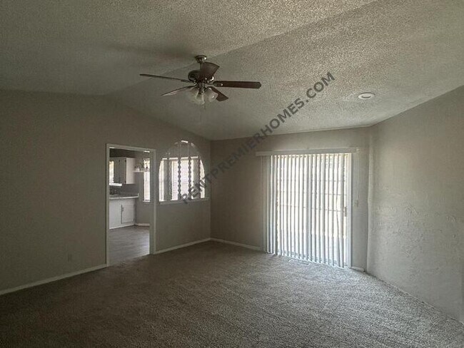 Foto del edificio - 1237 N Ironwood Pl